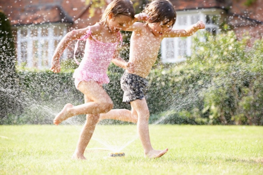 kids-playing-with-water.jpg